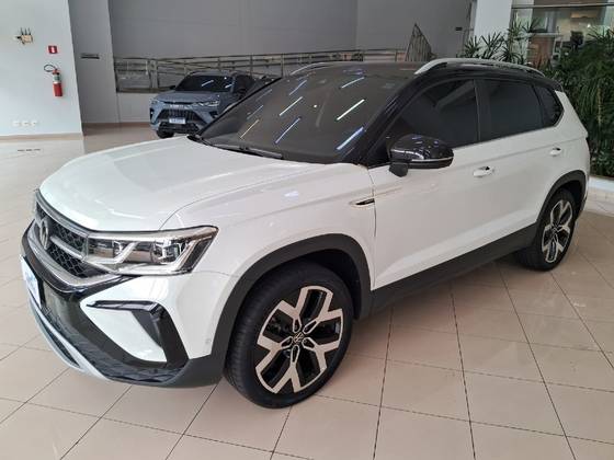 VOLKSWAGEN TAOS 1.4 250 TSI TOTAL FLEX HIGHLINE AUTOMÁTICO